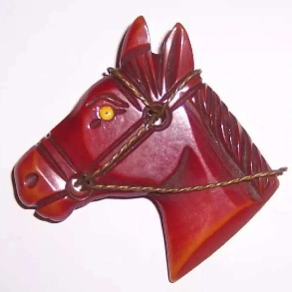 Bakelite Vintage 1930s Overdyed Reddish-Brown Equestrian Horse Brooch Pin Tested